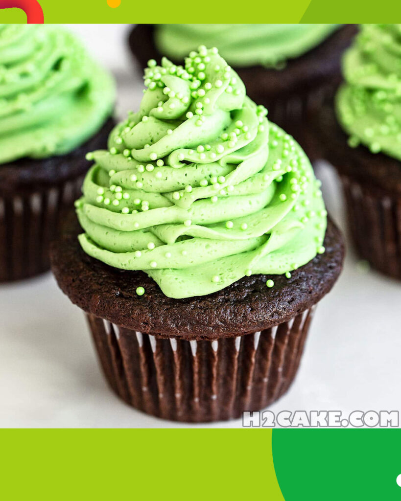 Mint-Swiss-Meringue-Buttercream-5